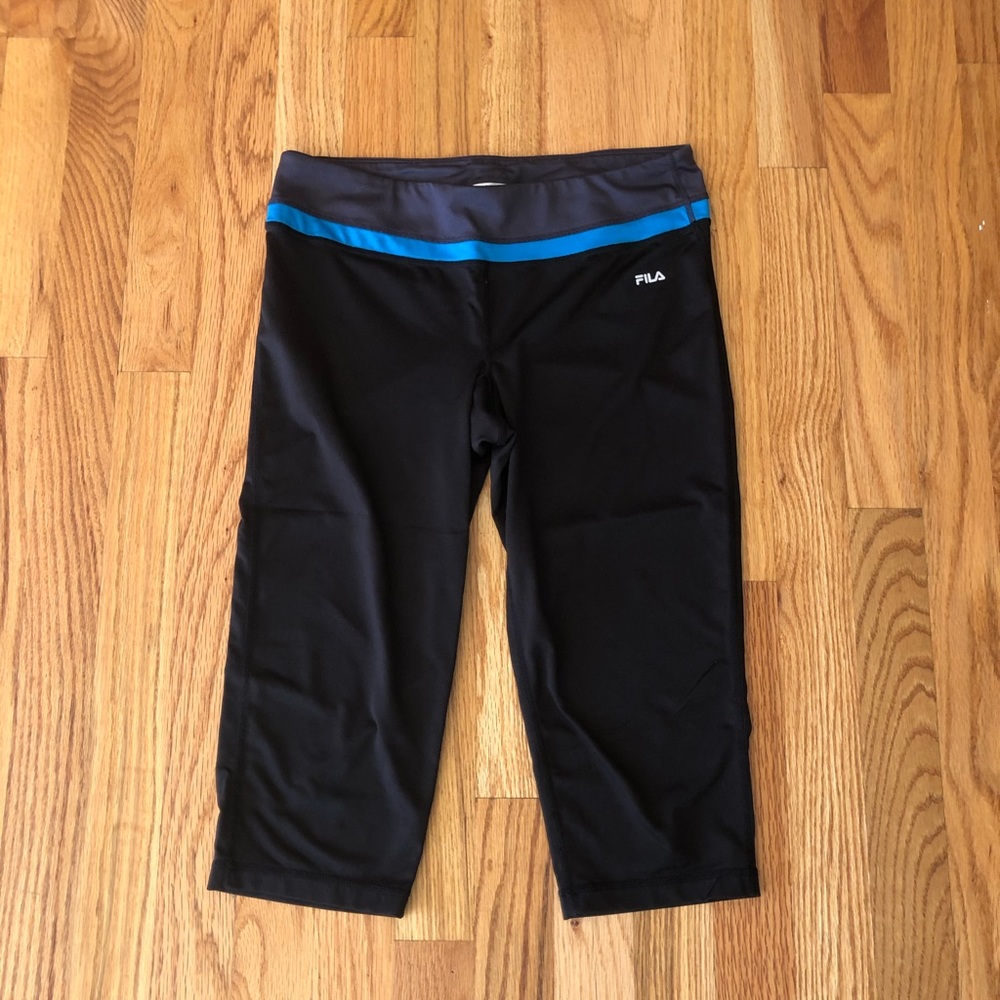 Black cropped leggings